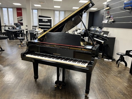 Yamaha Occasion Piano a Queue C3 Noir Brillant 1.85m